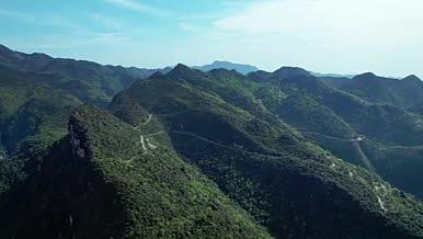 4k航拍夏季高山密林绿色植被自然风光视频的预览图